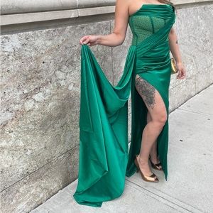 Size large 10/12 Miss Circle Holly Emerald Green